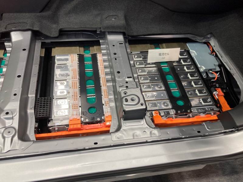 屋内, 開く, 食品, 座る が含まれている画像
AI 生成コンテンツは誤りを含む可能性があります。